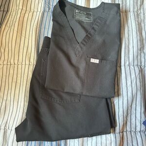 FIGS - WOMENS SMALL BLACK SET